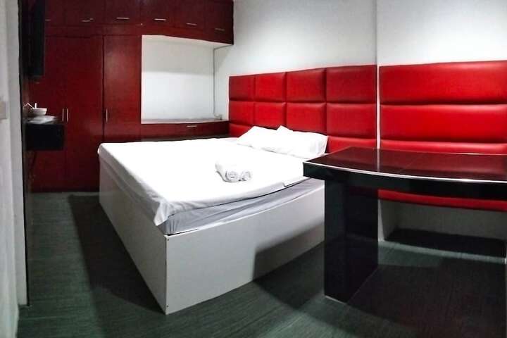 Room 5 of 48