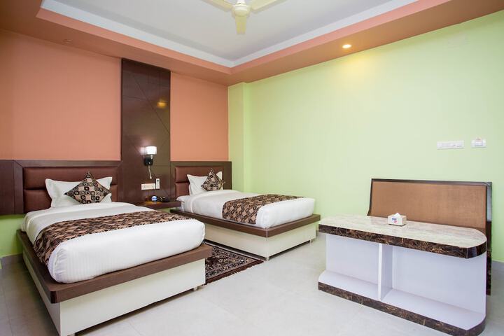 Room 9 of 39