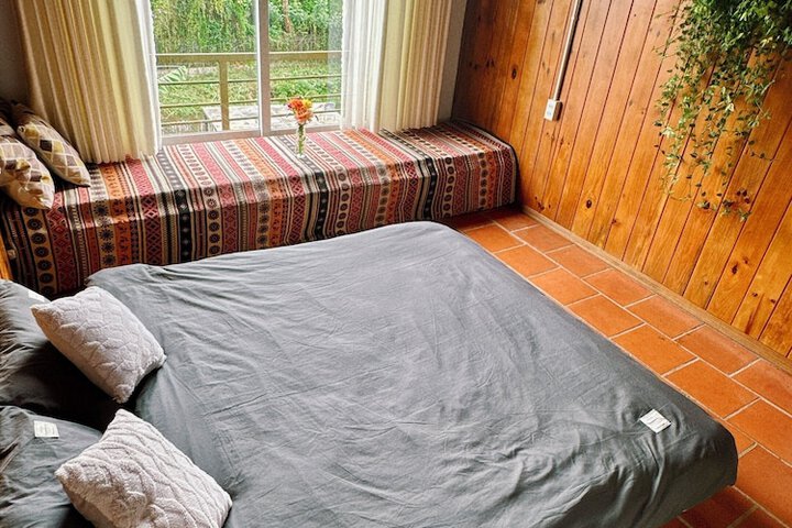 Room 10 of 31