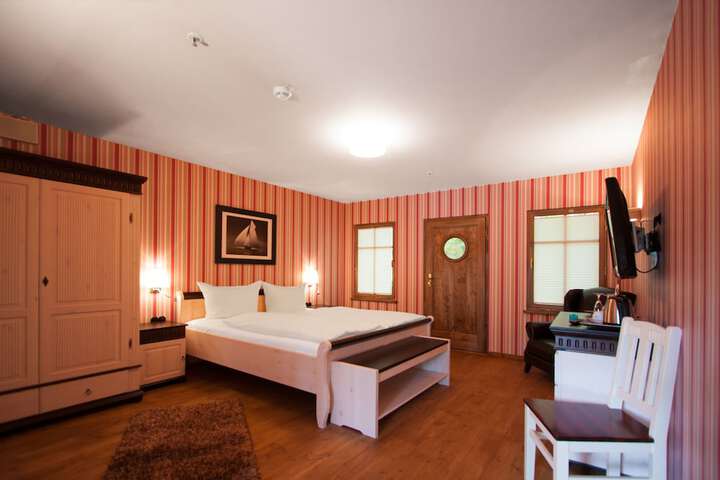 Room 3 of 131