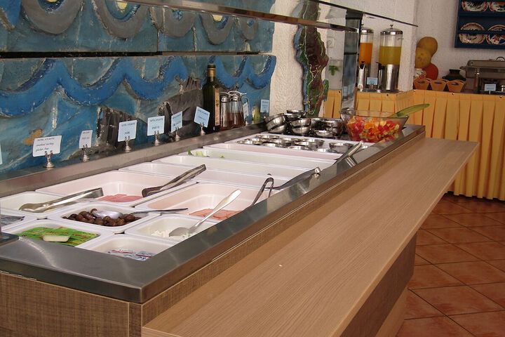 Dining 65 of 80