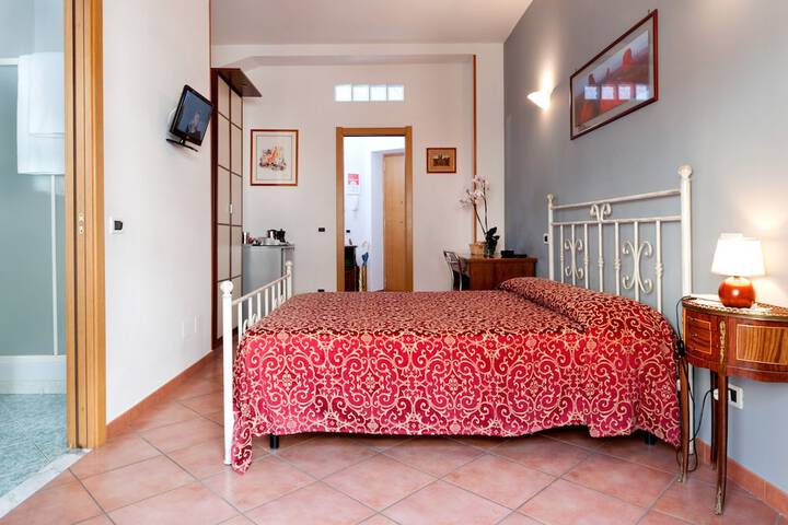 Room 7 of 16