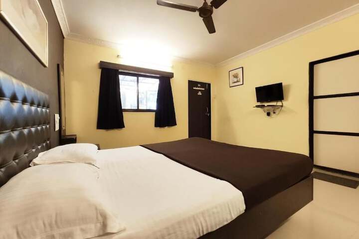 Room 14 of 22