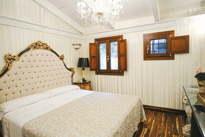 Room 5 of 45