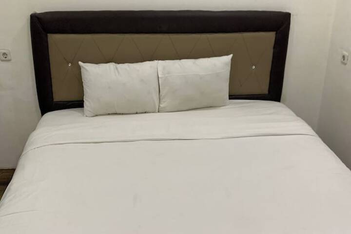 Room 21 of 35
