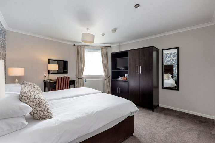 Room 4 of 56
