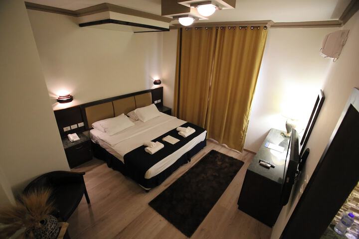 Room 4 of 22