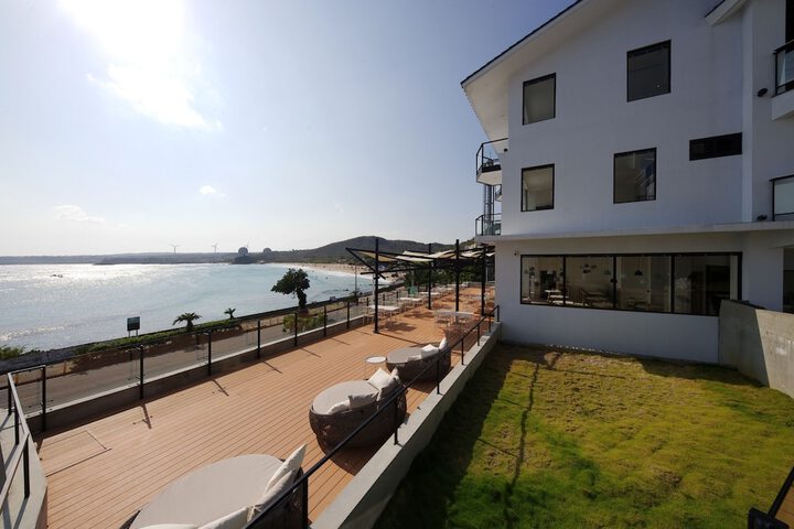 Sundeck 124 of 145