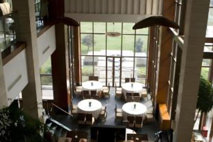 Dining 7 of 23