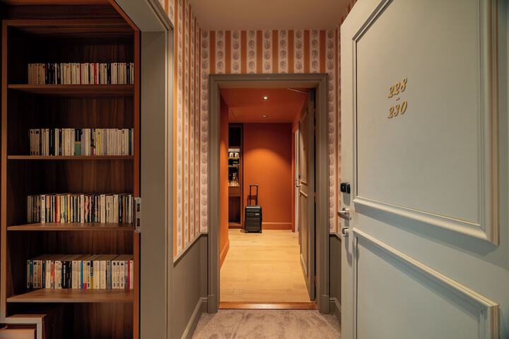 Room 46 of 90