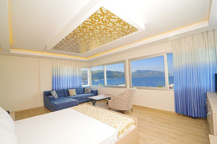 Room 15 of 28