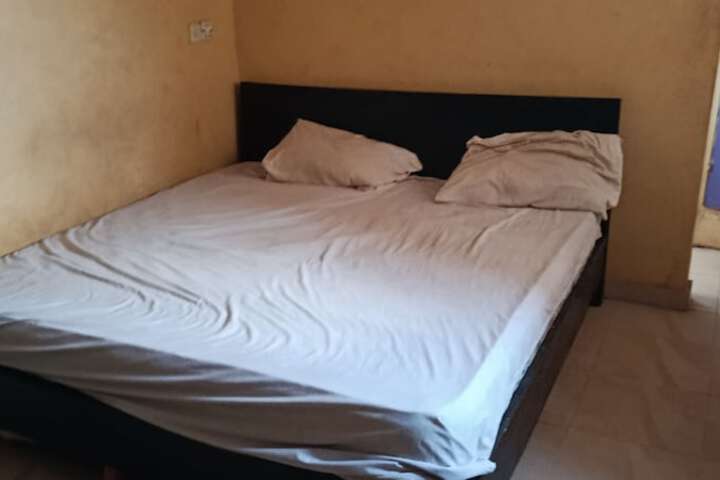 Room 2 of 6