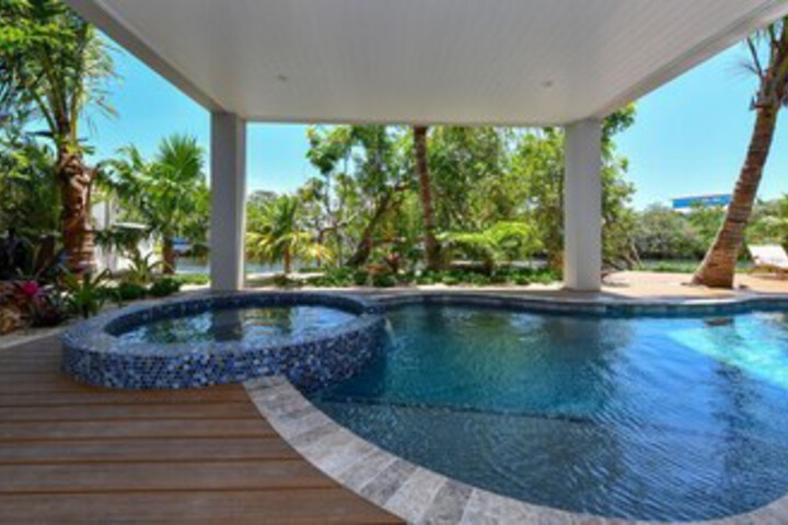 Pool 16 of 25