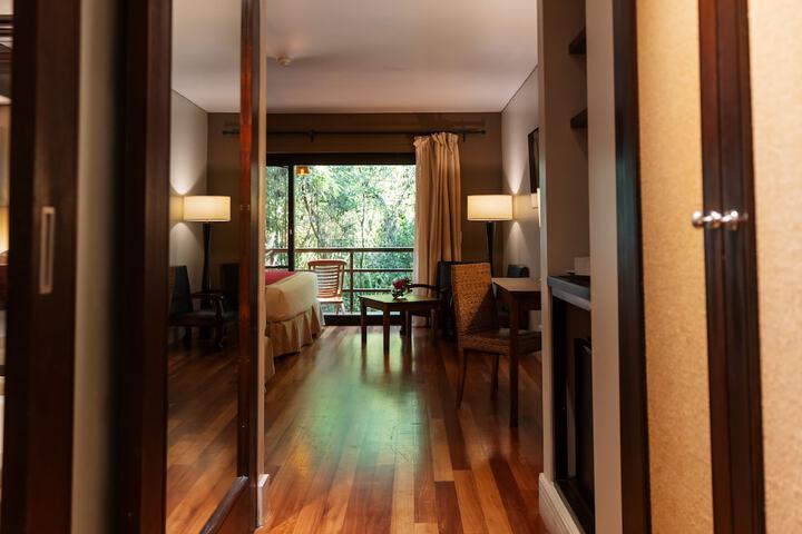 Room 30 of 182