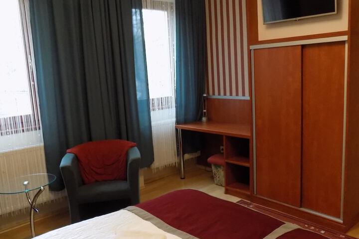 Room 10 of 41