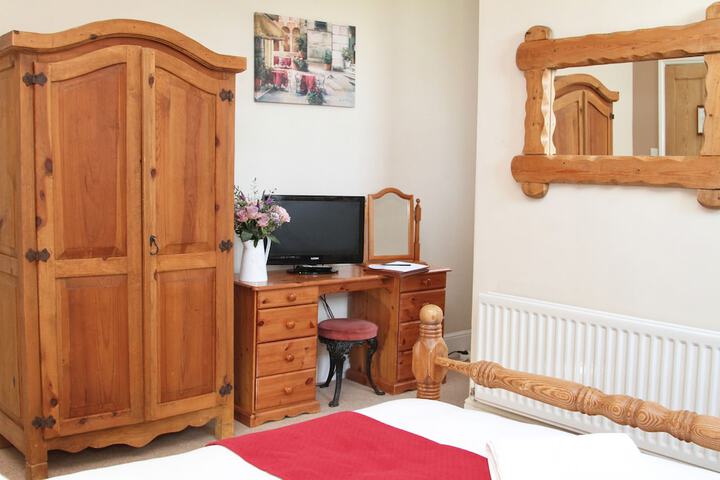 Room 2 of 41