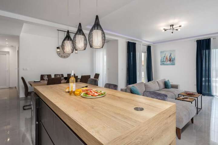 Room 16 of 42