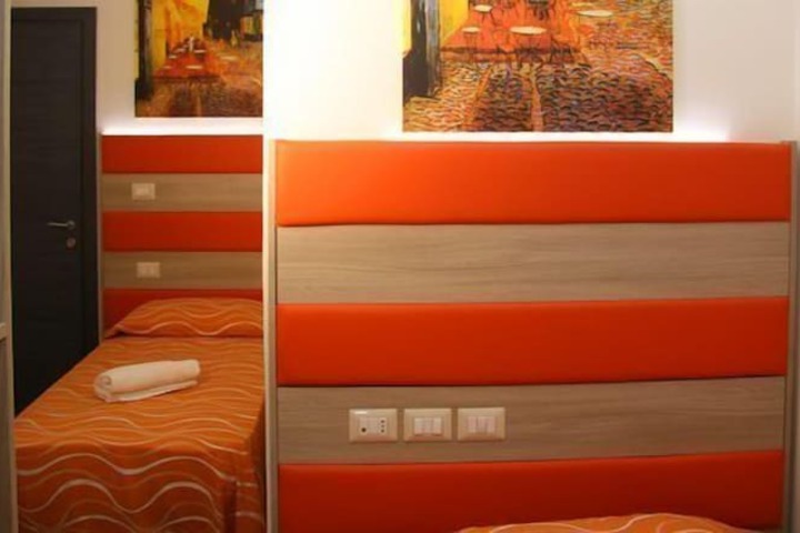 Room 25 of 51