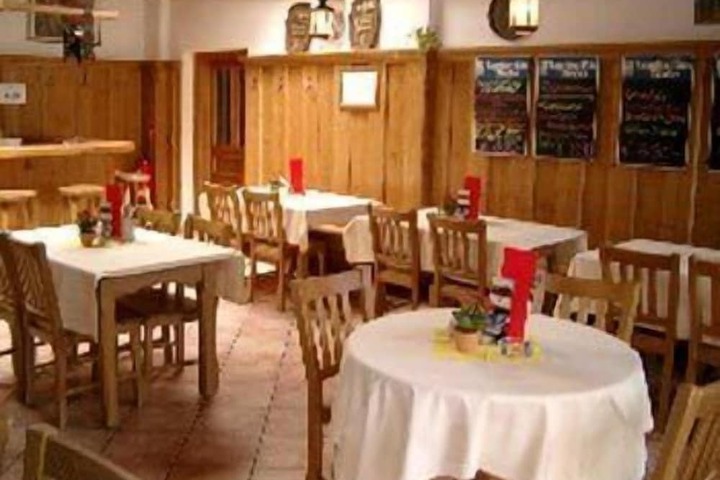 Dining 42 of 60