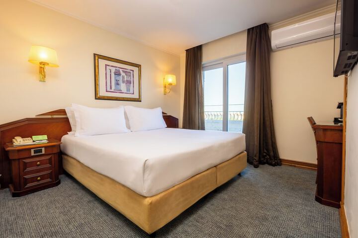 Room 16 of 41