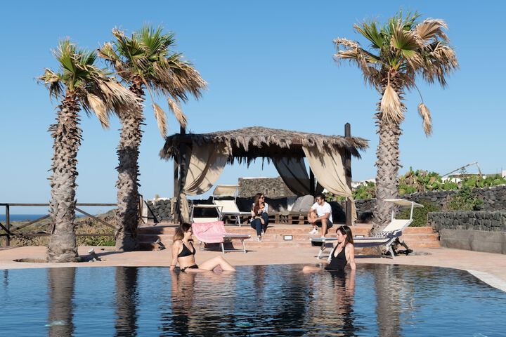 Hotel Pool