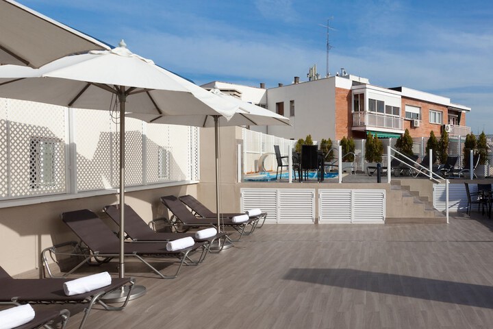 Pools & Facilities