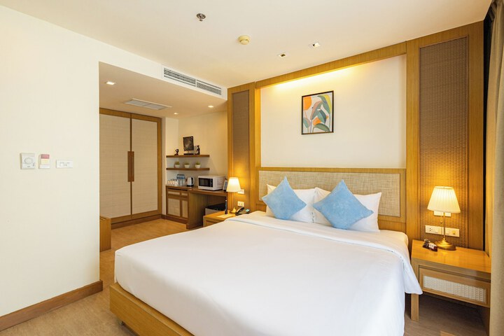Room 9 of 41