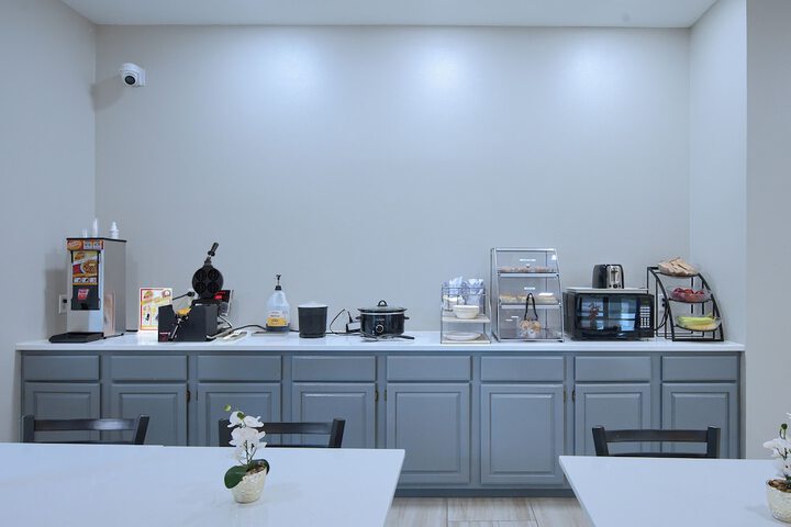 Breakfast/Coffee Service 64 of 77
