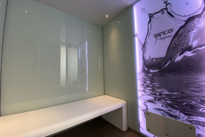 Room 53 of 74