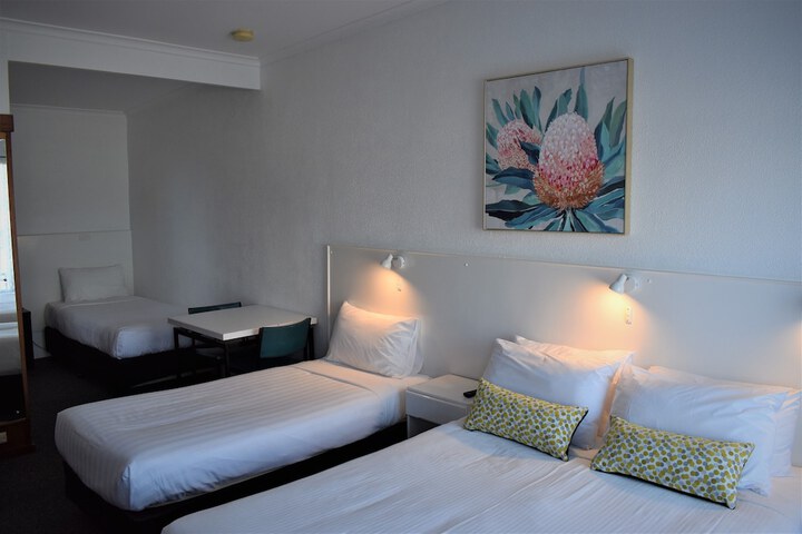 Room 17 of 118