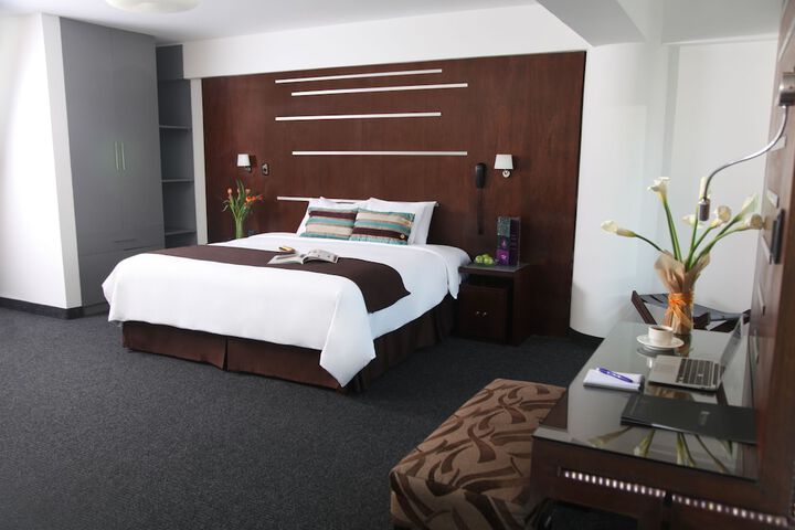 Room 6 of 30