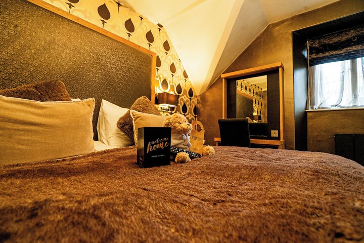 Room 64 of 242