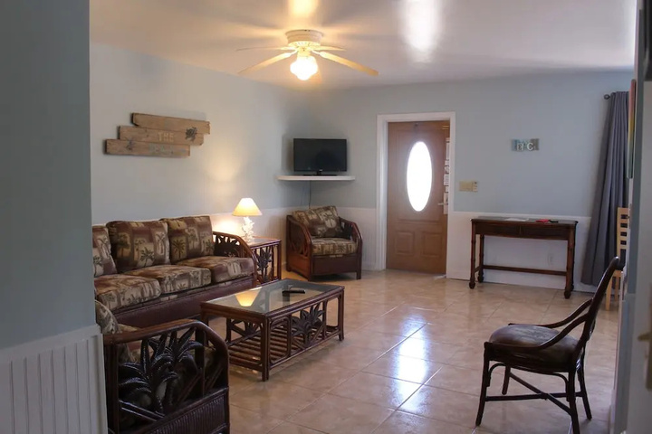 Room 4 of 38