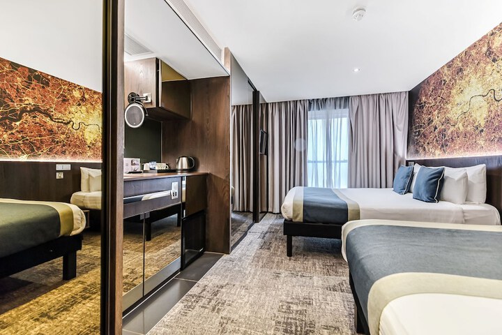 Room 54 of 89
