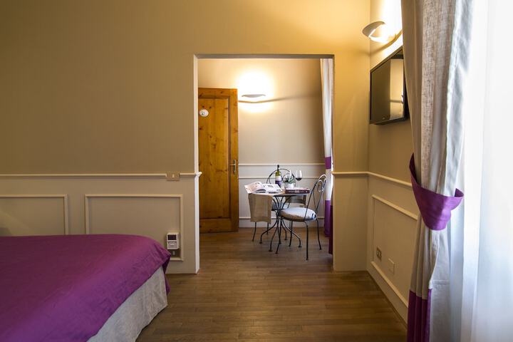 Room 17 of 46