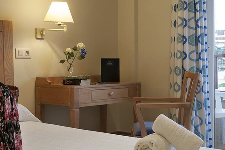 Room 10 of 36