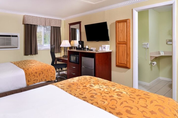 2 Double Beds (7 of 7)