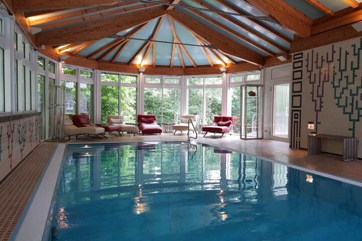 Pools & Facilities