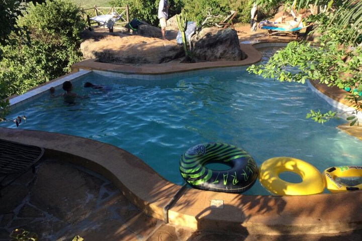 Pool 10 of 18