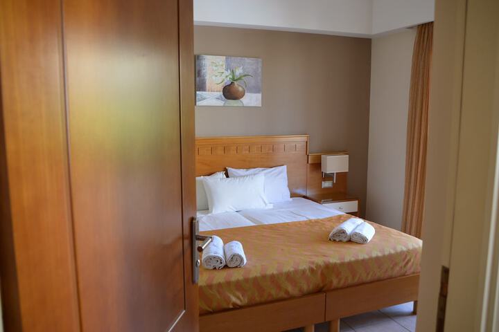 Room 9 of 63