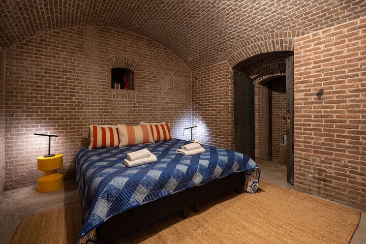 Room 14 of 120