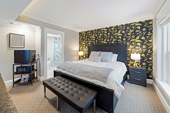 Suite 1 King Bed (12 of 70)