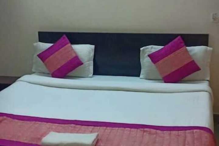 Room 4 of 14