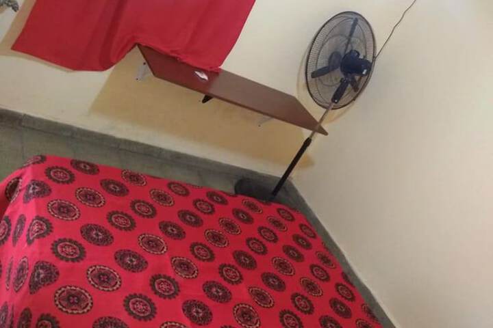 Room 12 of 18
