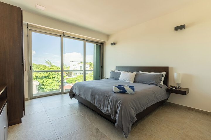 Room 3 of 41