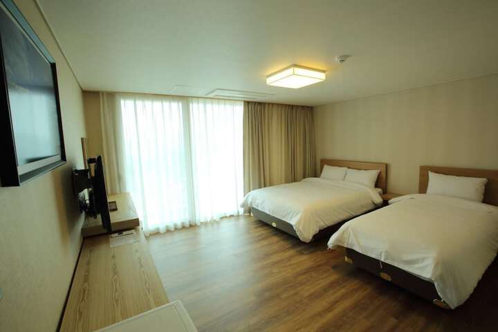 Room 15 of 46