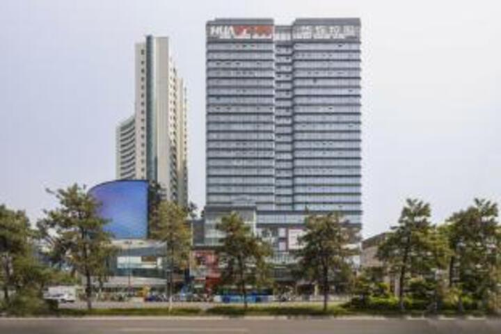 Zhuowei Esports Hotel (Xiaozhai Metro Station Branch)