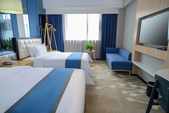 Zhong Zhou Elegance Hotel in Luoyang