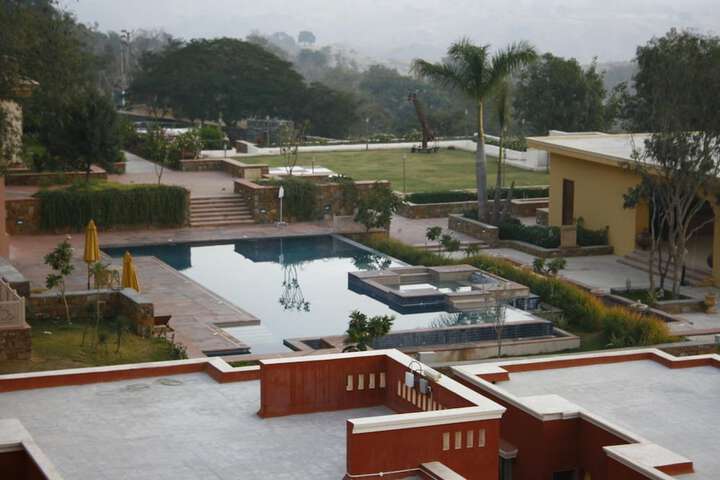 Pool Hotel