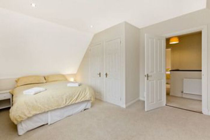 Room 12 of 34